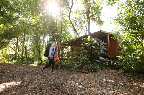 Samurai Beach Bungalows Port Stephens YHA - Accommodation 4U 1