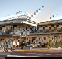 The Family Hotel Maitland - Accommodation 4U