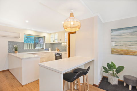 4/11 Cornhill Road - Accommodation 4U 0