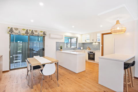 4/11 Cornhill Road - Accommodation 4U 1