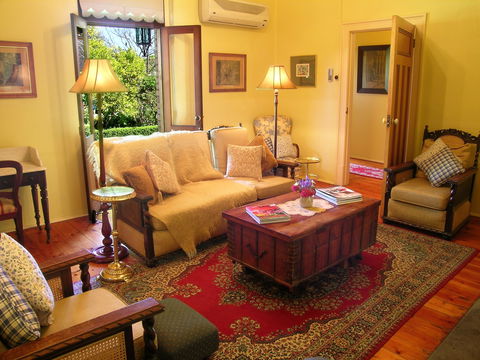 Buxton Manor - Garden And Loft Apartment - Accommodation 4U 0