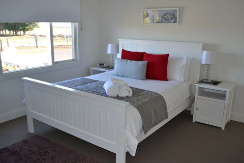 Calgary Accommodation & Killara Accommodation - Accommodation 4U 1