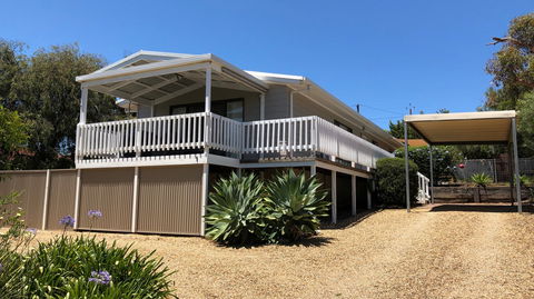Catching Waves - Accommodation 4U 0