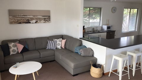 Catching Waves - Accommodation 4U 1