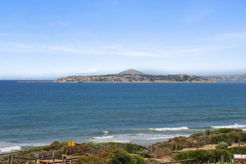Chiton On The Rocks - Breathtaking Panoramic Coastal Views - Accommodation 4U 1