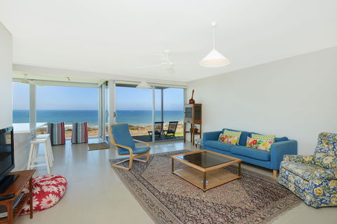 Chiton On The Rocks - Breathtaking Panoramic Coastal Views - Accommodation 4U 2