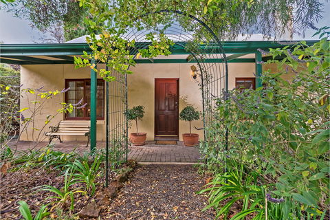 Country Pleasures Bed And Breakfast - Accommodation 4U 1