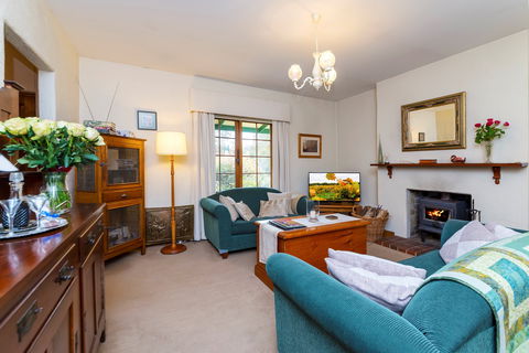 Country Pleasures Bed And Breakfast - Accommodation 4U 2