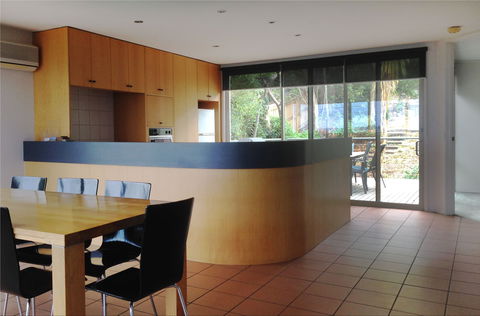 Dlux + Escape @ 83 Great Ocean Road Apartments Lorne - Accommodation 4U 1