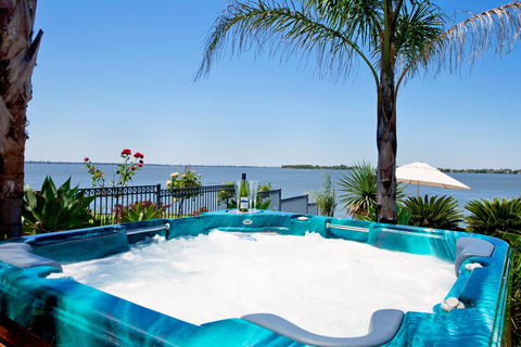 Edgewater Mulwala - Accommodation 4U 1