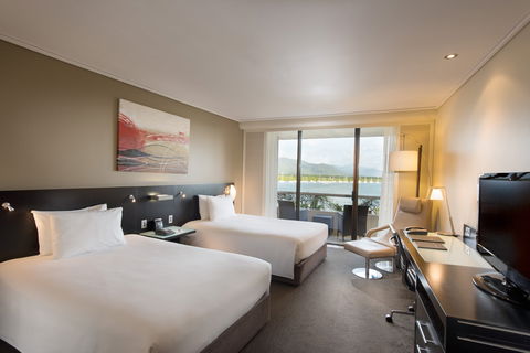 Hilton Cairns - Accommodation 4U 2