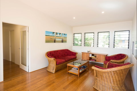 Just Sit: Moruya Heads - Accommodation 4U 2