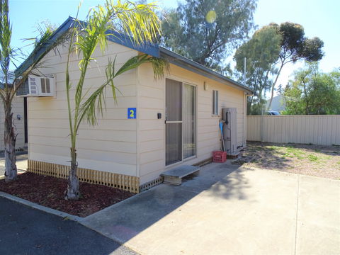 Moonta Bay Cabins - Cabin 2 - Accommodation 4U 0