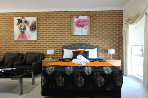Motel Views Yackandandah - Accommodation 4U 0