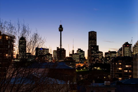 Overlooking The City's Silhouette - Accommodation 4U 2