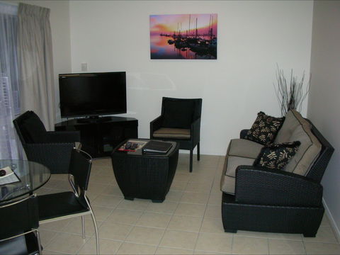 Palm View Holiday Apartments - Accommodation 4U 0