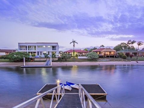 Riviera Waters Broadbeach - Vogue Holiday Homes - Accommodation 4U 2