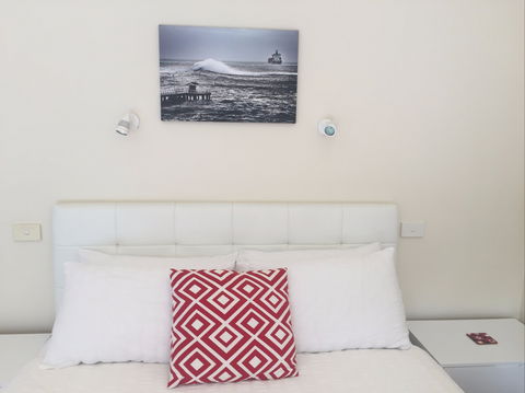 Springtide Studio Apartments - Accommodation 4U 0