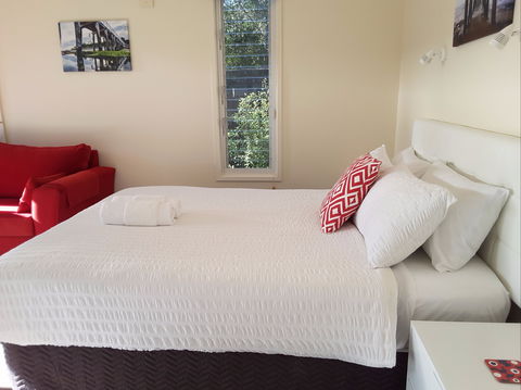 Springtide Studio Apartments - Accommodation 4U 1