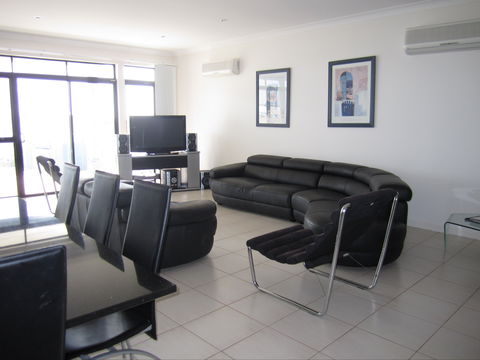 The Waterfront Dolphin - Accommodation 4U 0