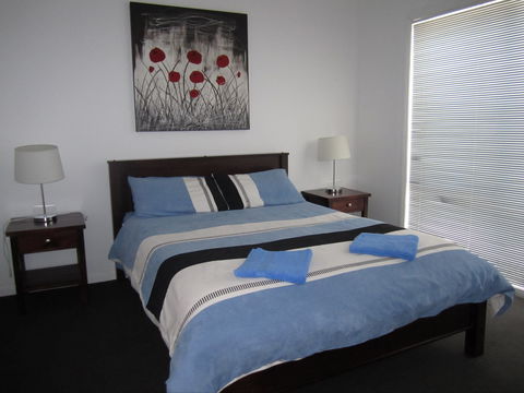 The Waterfront Dolphin - Accommodation 4U 2