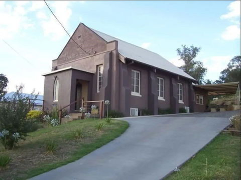 The Church House B And B - Accommodation 4U 2