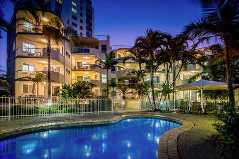 The Burlington Holiday Apartments - Accommodation 4U 2