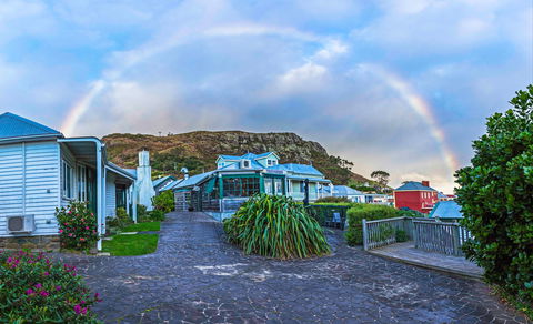 Touchwood Cottages & Gallery & Cafe - Accommodation 4U 1
