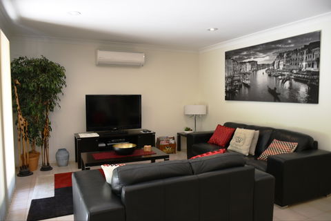Wagga Riverside Apartments - Accommodation 4U 2
