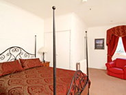 Crest Castle Bed And Breakfast - Accommodation 4U 1