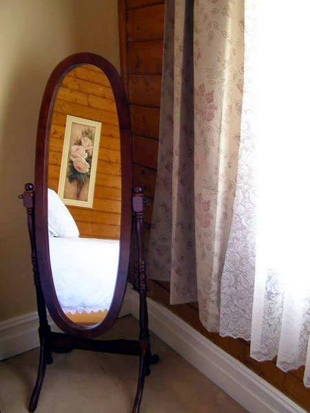 Airleigh - Rose Cottage - Accommodation 4U 3