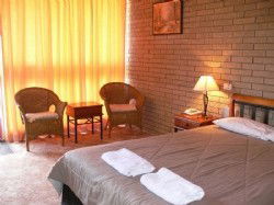 Warrina Motor Inn - Accommodation 4U 1