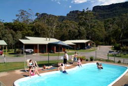 Halls Gap Log Cabins - Accommodation 4U 4