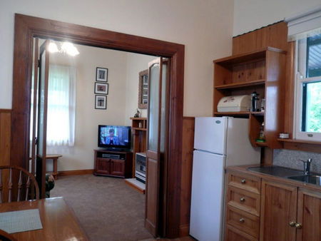 Trafalgar Cottage - Accommodation 4U 3