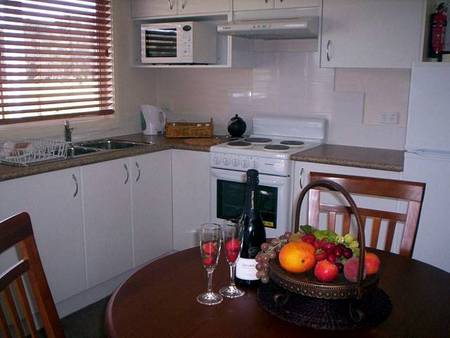 Prom Port Cottages - Accommodation 4U 0