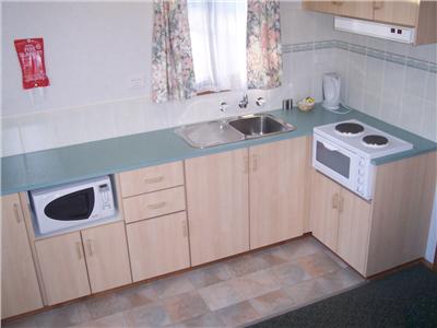 Golden Country Motel And Caravan Park - Accommodation 4U 1