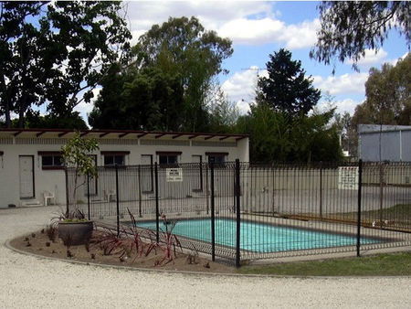 Auto Lodge Motor Inn - Accommodation 4U 4