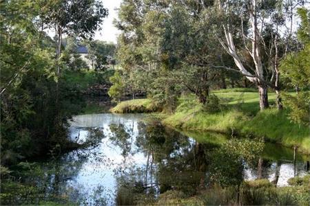 Sale Motor Village - Accommodation 4U 2
