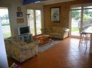 Dockside Waterfront Indulgence - Accommodation 4U 3