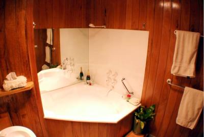 Waratah Park Country House - Accommodation 4U 3