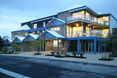 The Island Accommodation - Accommodation 4U 0