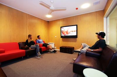 The Island Accommodation - Accommodation 4U 5