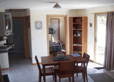 Yakkalla Holiday Cottage - Accommodation 4U 2