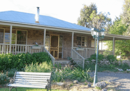 Buttercup Cottage & Apartment - Accommodation 4U 0