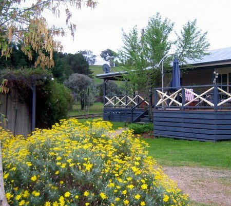 Buttercup Cottage & Apartment - Accommodation 4U 2