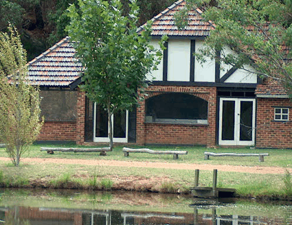 Lakeside Country Resort - Accommodation 4U 1