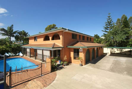 Airlie Court Holiday Apartments - Accommodation 4U 0
