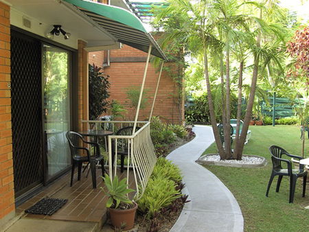 Airlie Court Holiday Apartments - Accommodation 4U 2