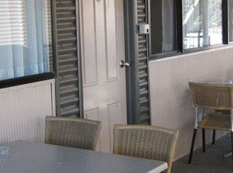 Surf Motel - Accommodation 4U 1
