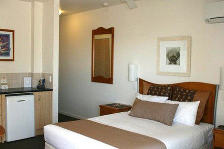Yamba Beach Motel - Accommodation 4U 0